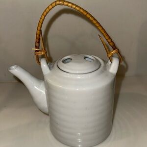 STARBUCKS Vintage Ribbed Porcelain Teapot with Lid